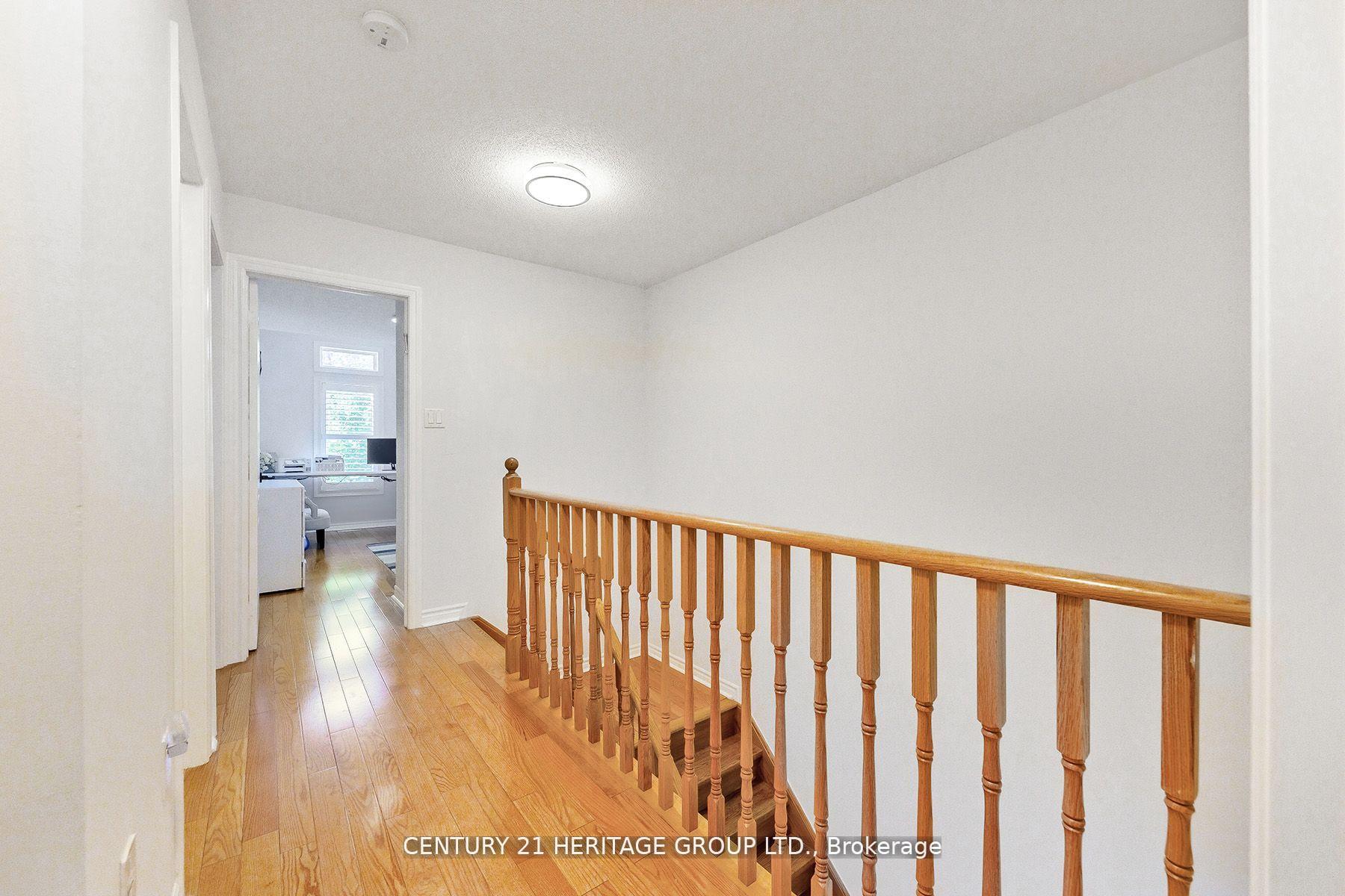 Photo 12 of 74 Lander Crescent, Vaughan, Patterson — HOMEH