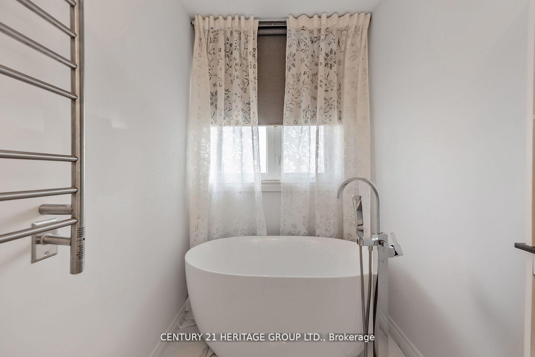 Photo 18 of 74 Lander Crescent, Vaughan, Patterson — HOMEH
