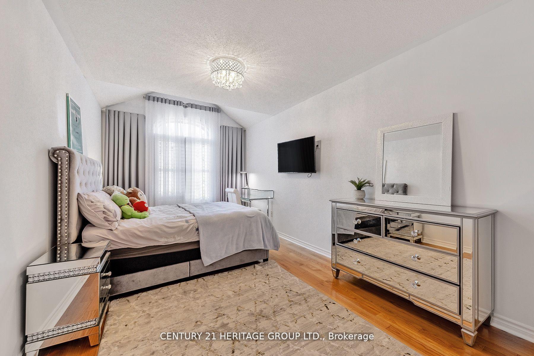Photo 30 of 74 Lander Crescent, Vaughan, Patterson — HOMEH
