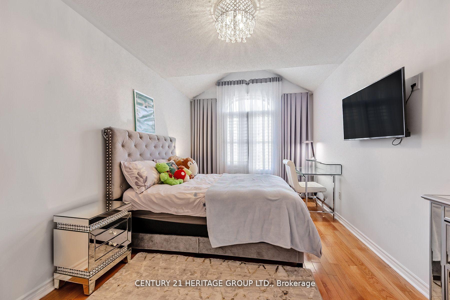 Photo 25 of 74 Lander Crescent, Vaughan, Patterson — HOMEH