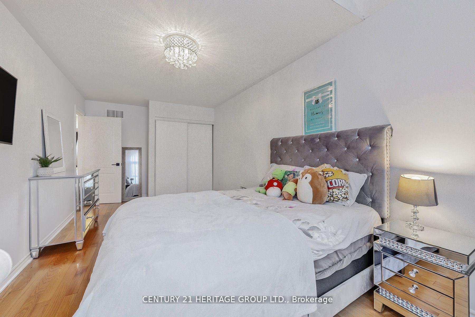 Photo 26 of 74 Lander Crescent, Vaughan, Patterson — HOMEH