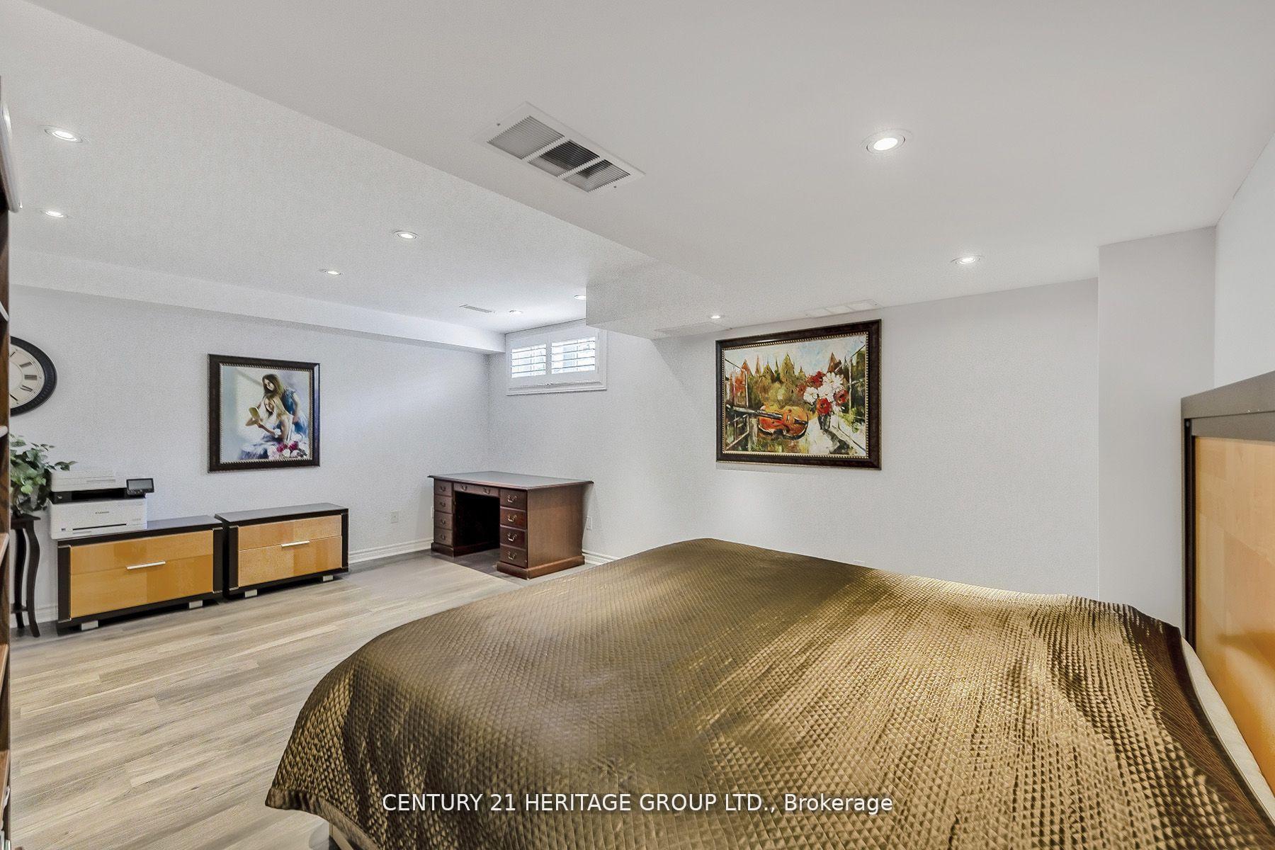 Photo 21 of 74 Lander Crescent, Vaughan, Patterson — HOMEH