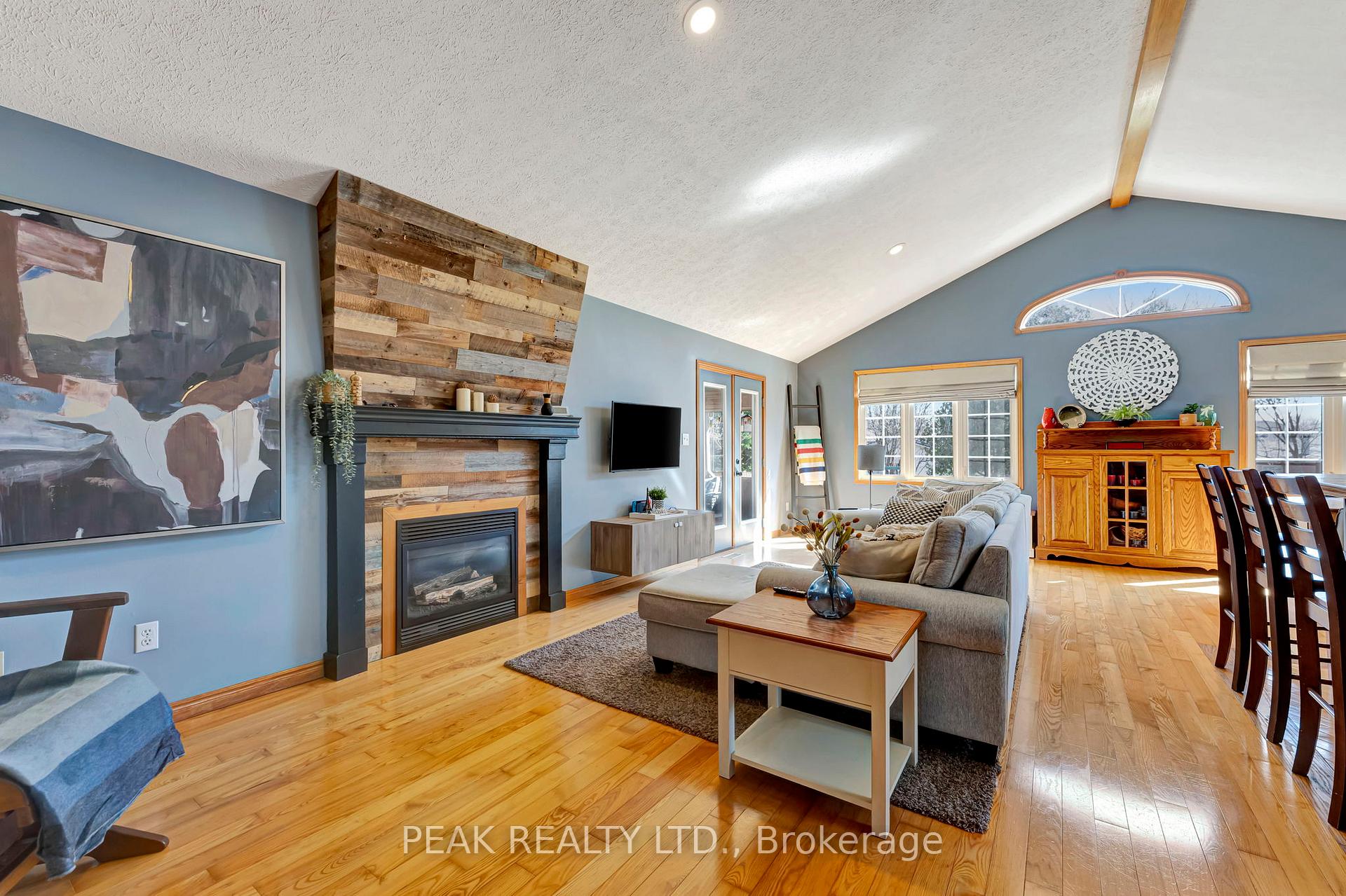 Photo 3 of 3 Emerson Court, Brant, Paris — HOMEH