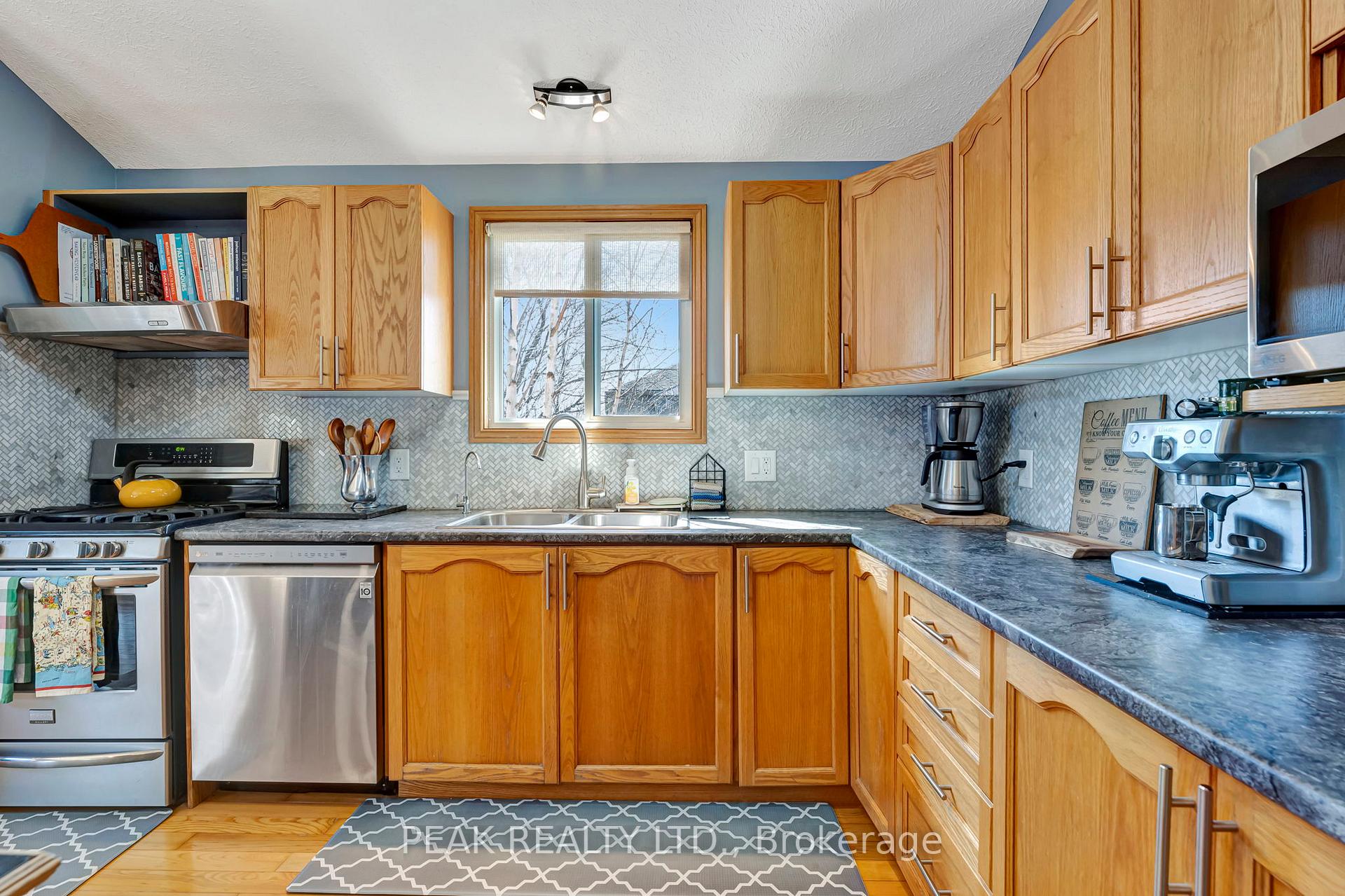Photo 10 of 3 Emerson Court, Brant, Paris — HOMEH