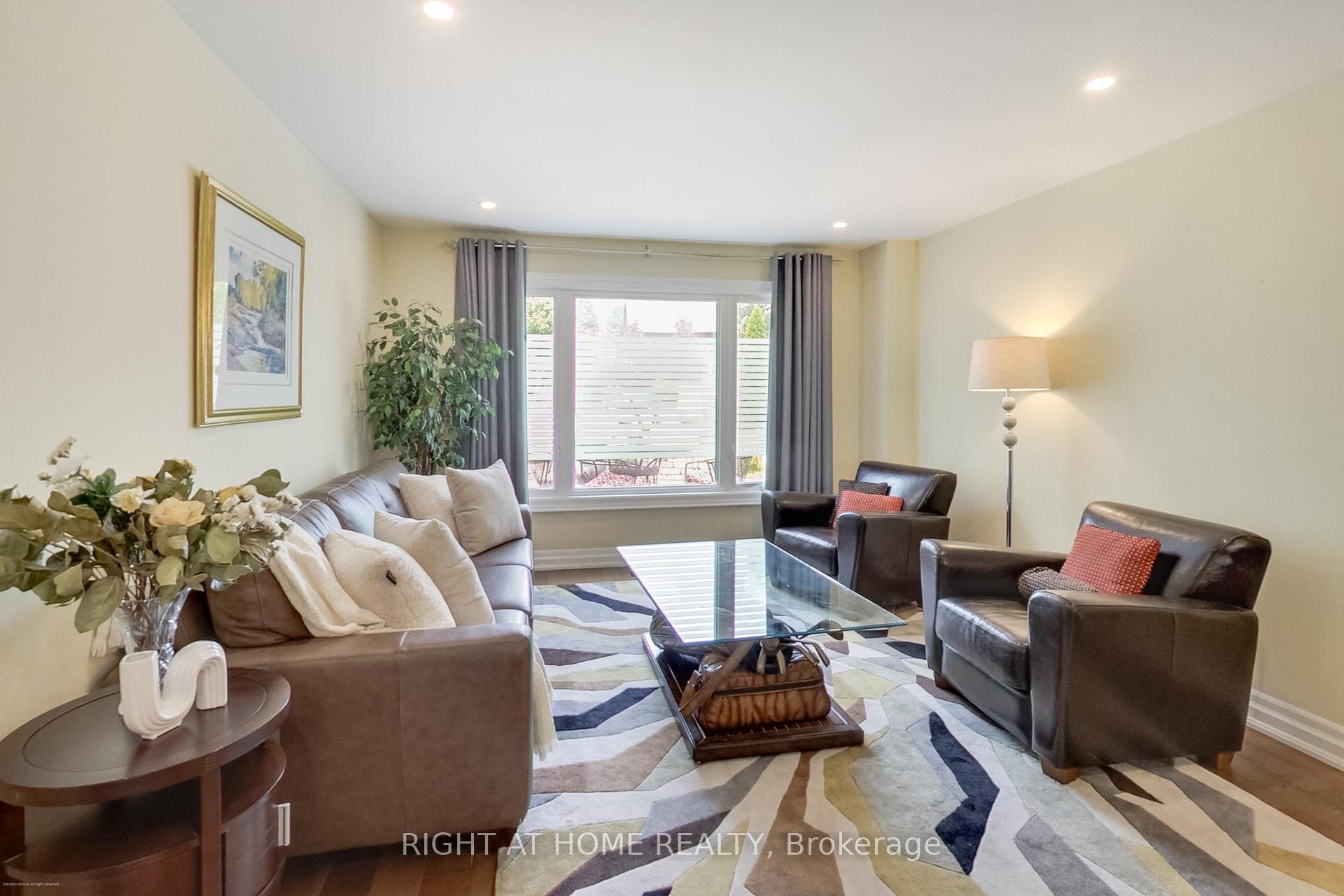 Photo 3 of 25 Ransom Street, Aurora, Aurora Village — HOMEH