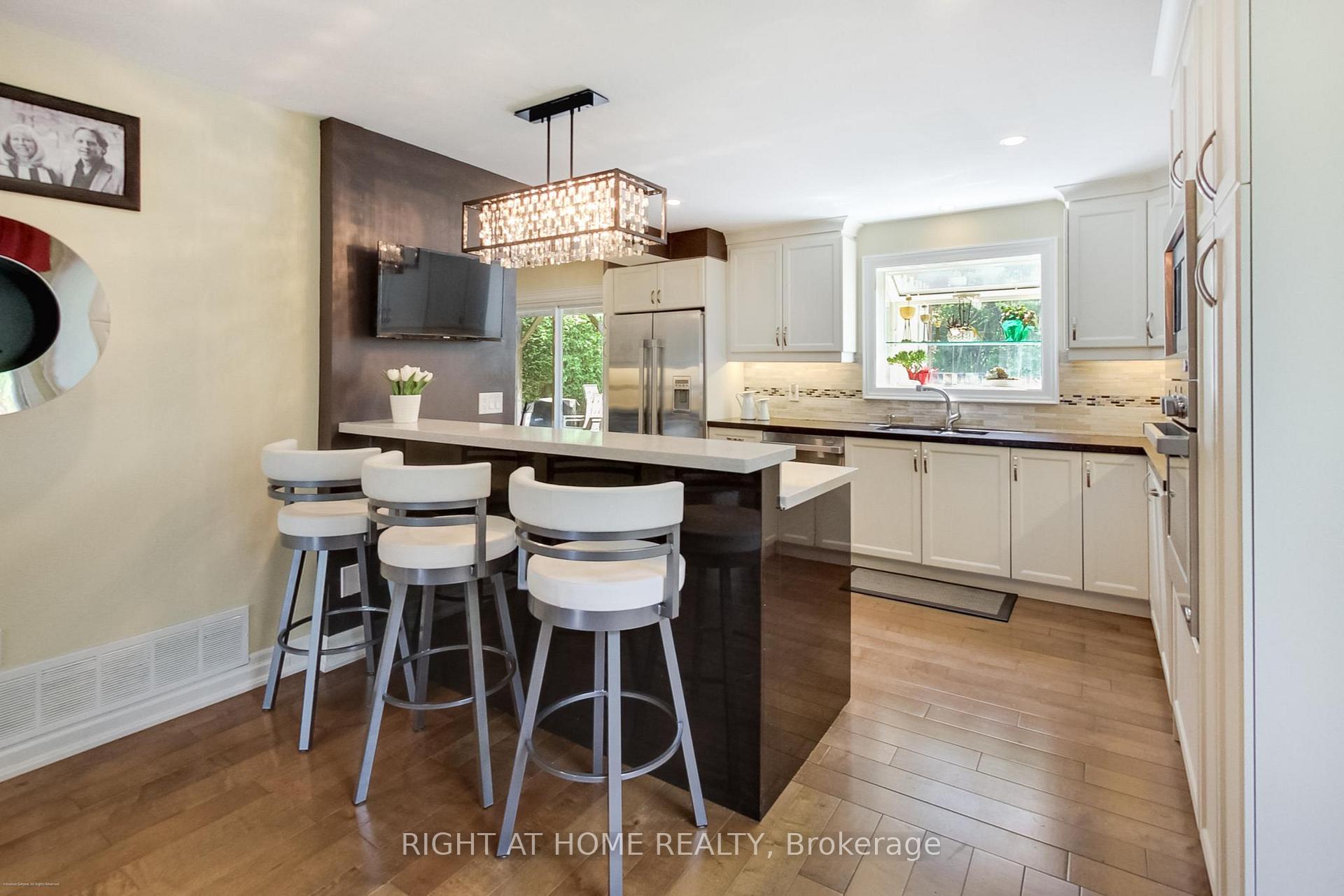 Photo 9 of 25 Ransom Street, Aurora, Aurora Village — HOMEH