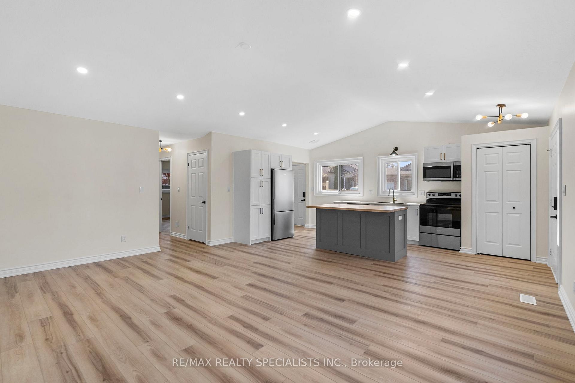 Photo 10 of 5166 Mulberry Drive, Lincoln, Beamsville — HOMEH