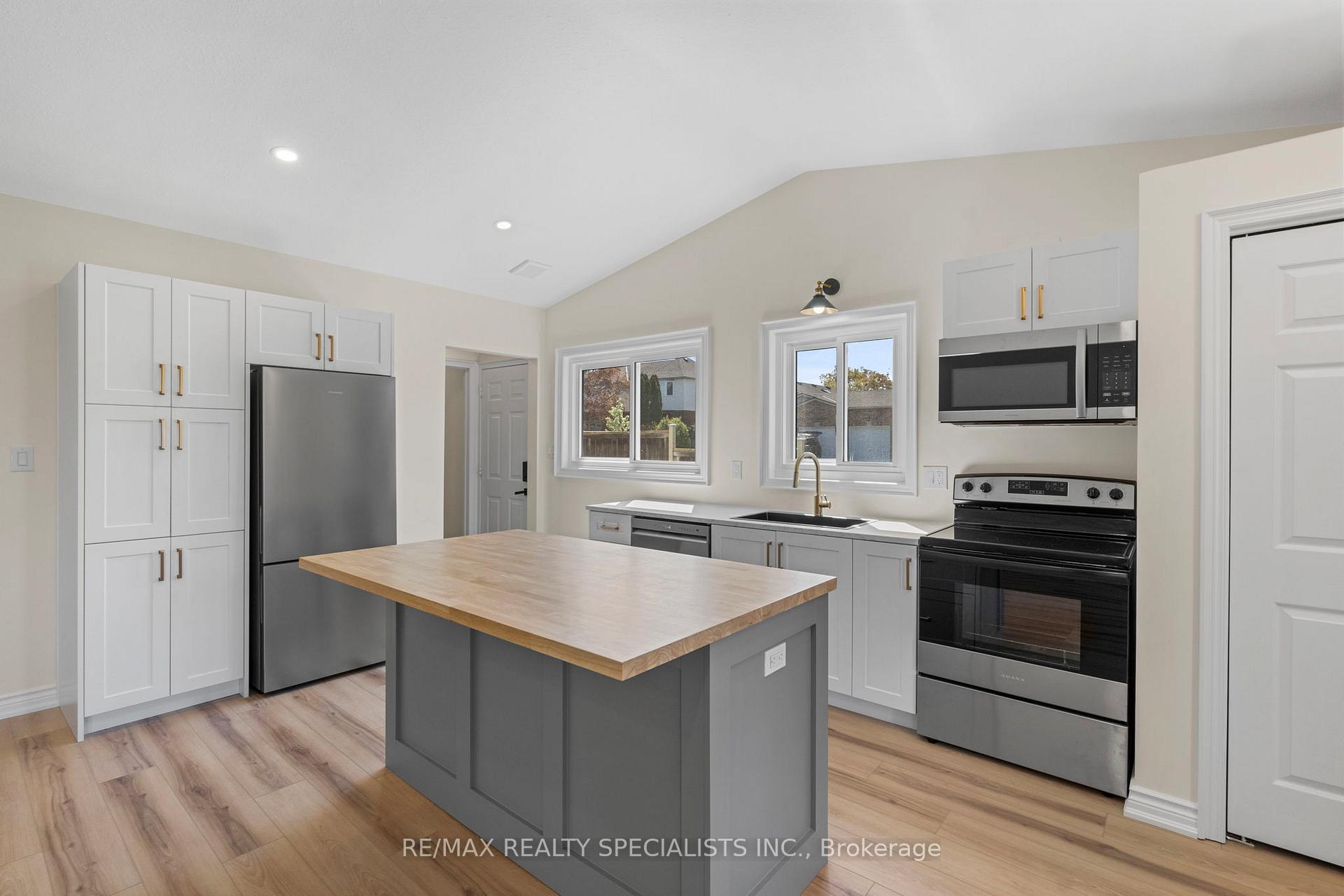 Photo 9 of 5166 Mulberry Drive, Lincoln, Beamsville — HOMEH