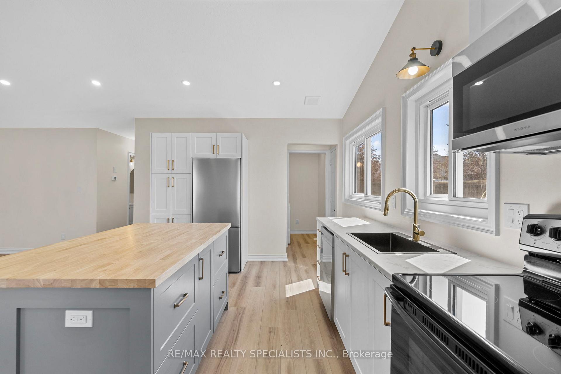 Photo 11 of 5166 Mulberry Drive, Lincoln, Beamsville — HOMEH