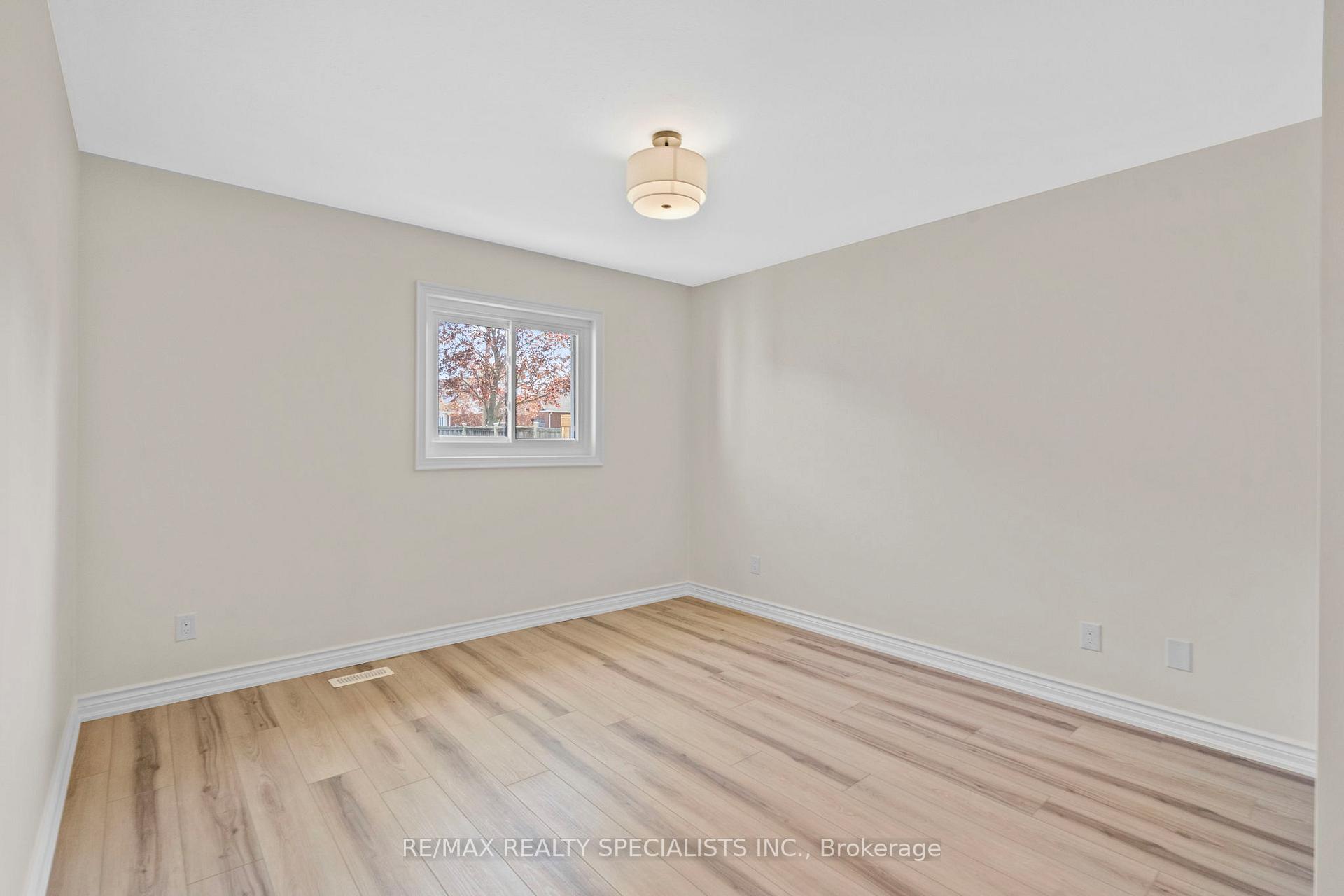 Photo 17 of 5166 Mulberry Drive, Lincoln, Beamsville — HOMEH