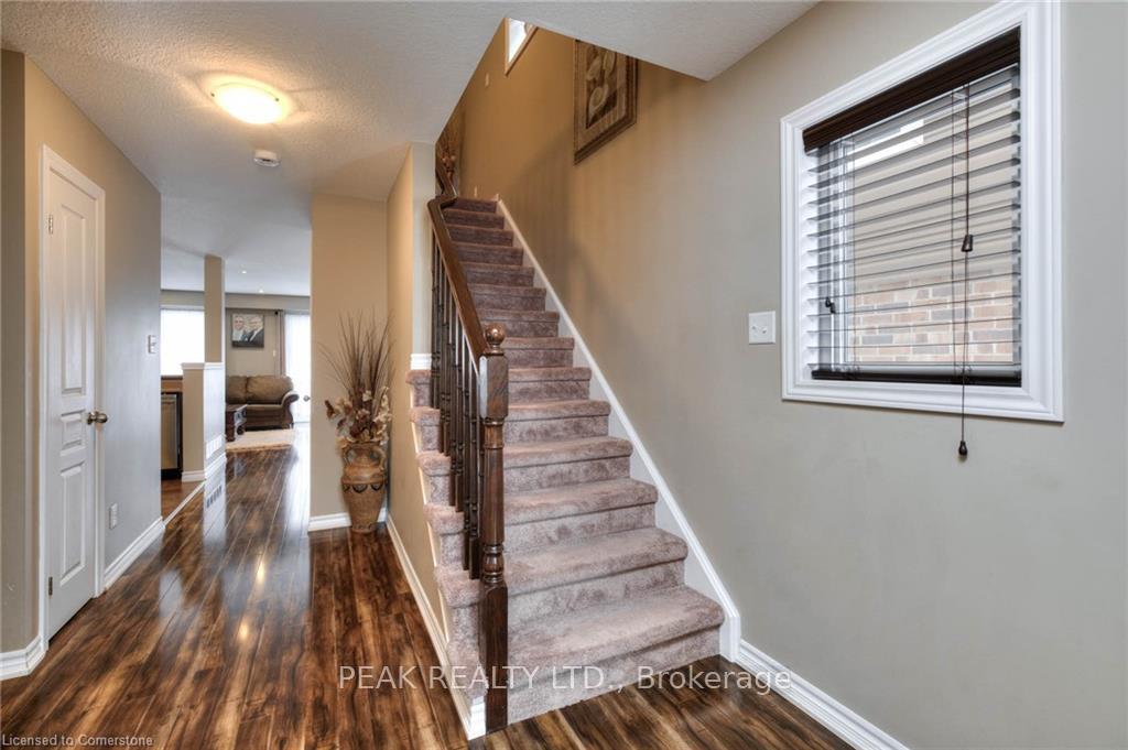 Photo 3 of 26 Renfrew Street, Kitchener — HOMEH