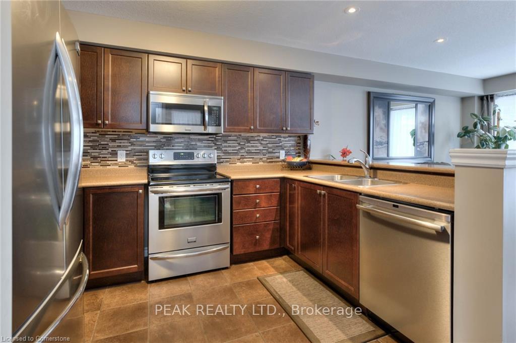 Photo 8 of 26 Renfrew Street, Kitchener — HOMEH