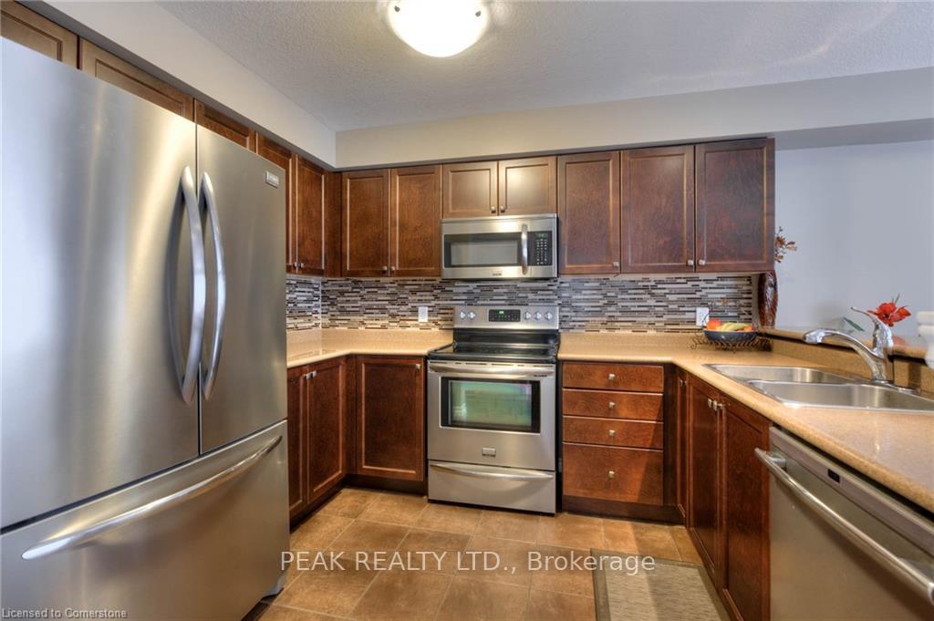Photo 12 of 26 Renfrew Street, Kitchener — HOMEH