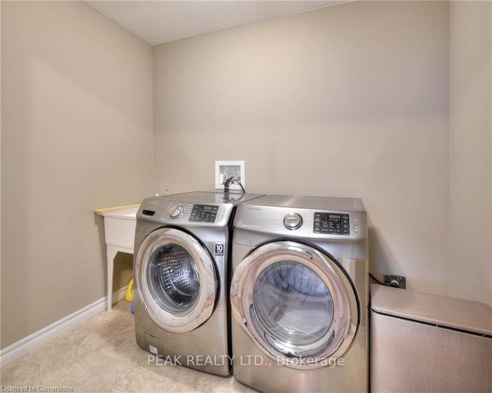 Photo 17 of 26 Renfrew Street, Kitchener — HOMEH