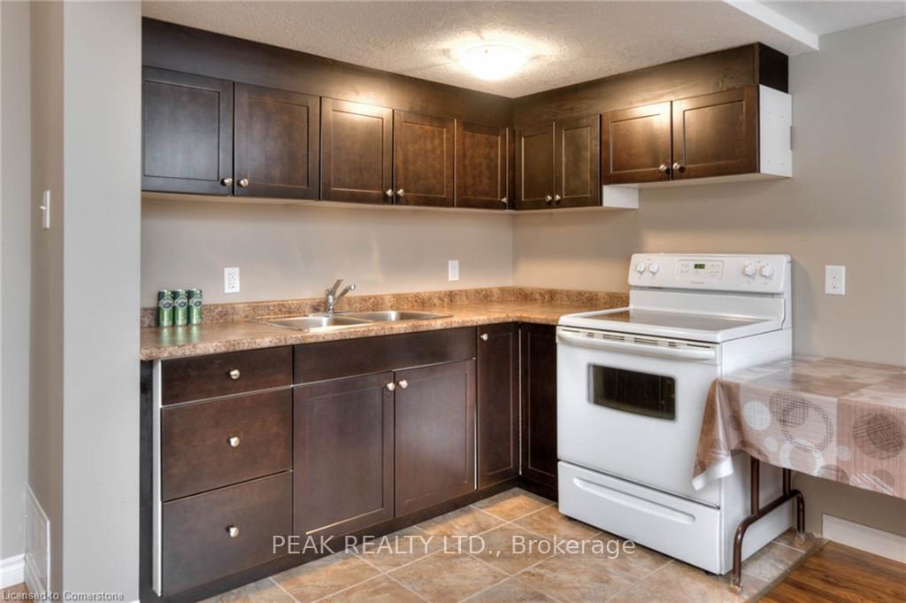 Photo 31 of 26 Renfrew Street, Kitchener — HOMEH