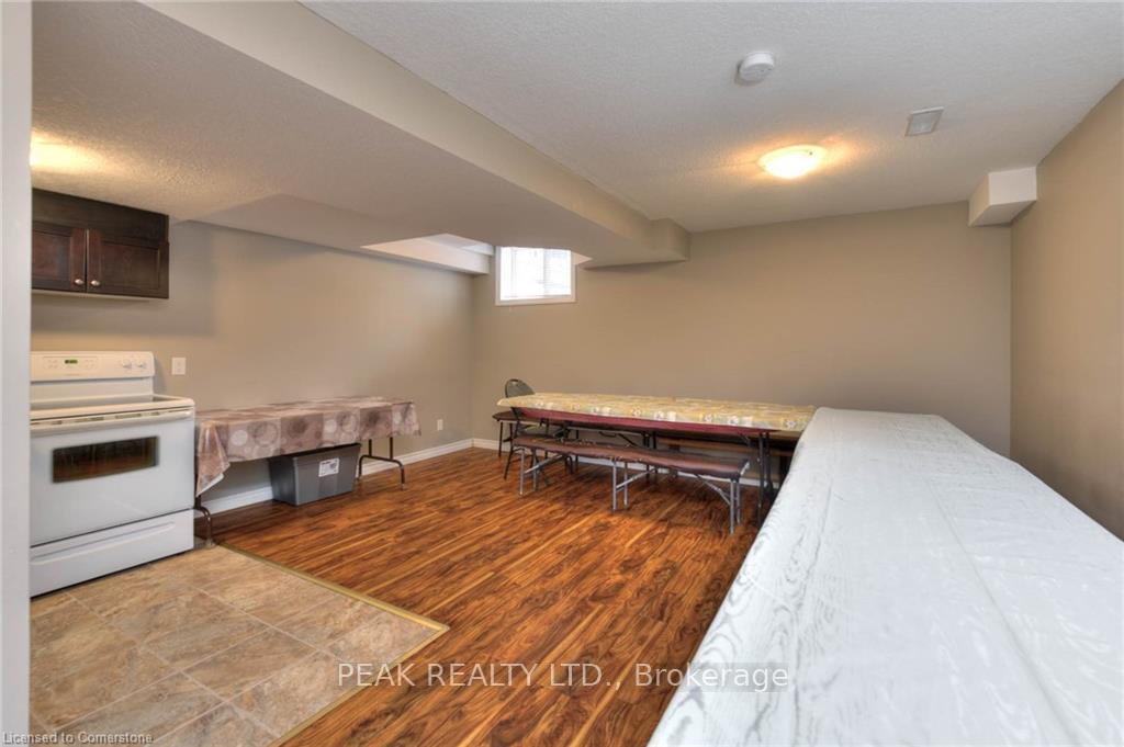 Photo 30 of 26 Renfrew Street, Kitchener — HOMEH