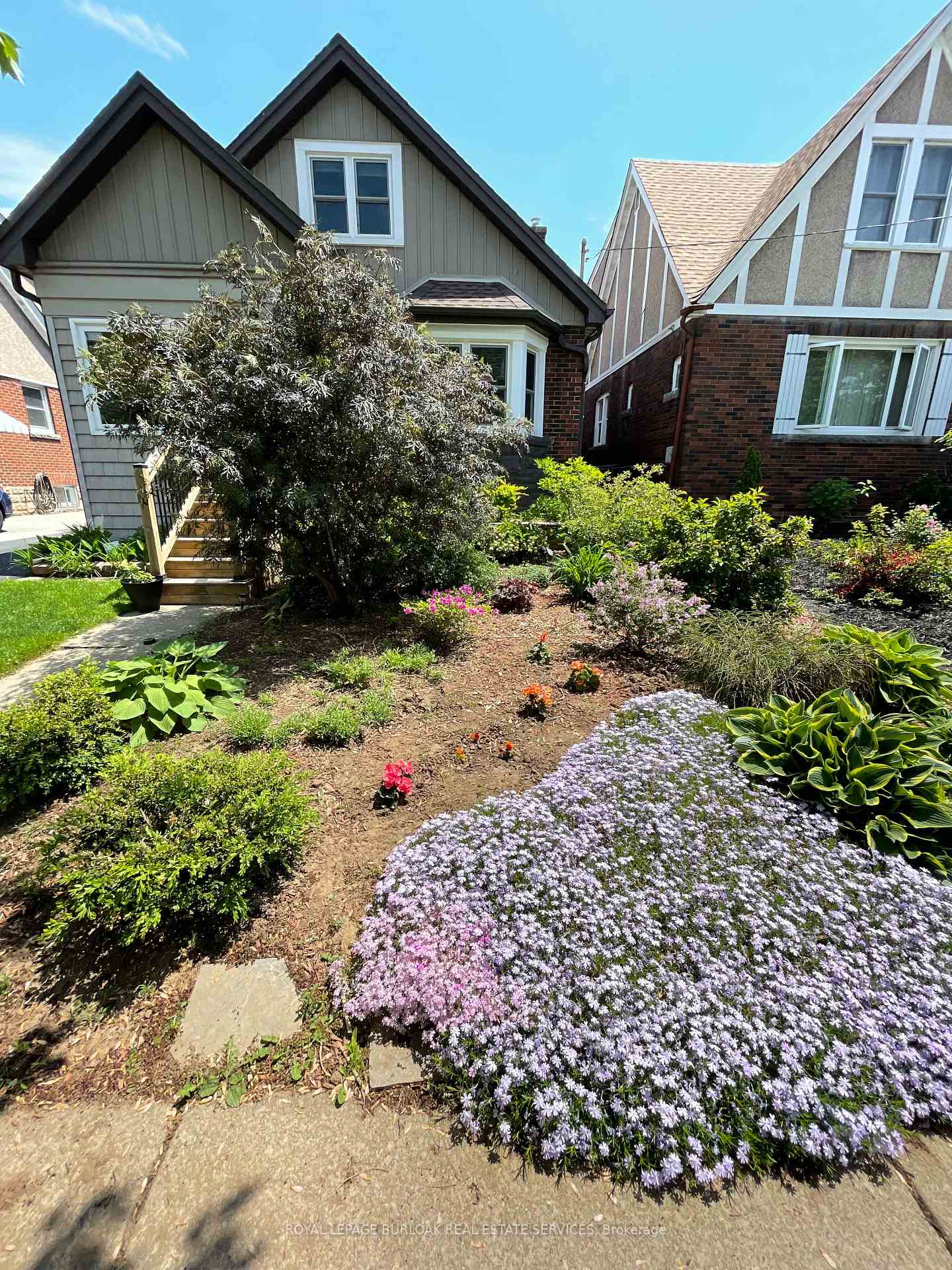 Photo 1 of 127 Wexford Avenue S, Hamilton, Delta — HOMEH