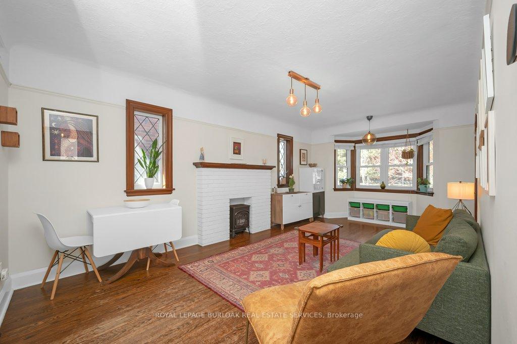 Photo 10 of 127 Wexford Avenue S, Hamilton, Delta — HOMEH