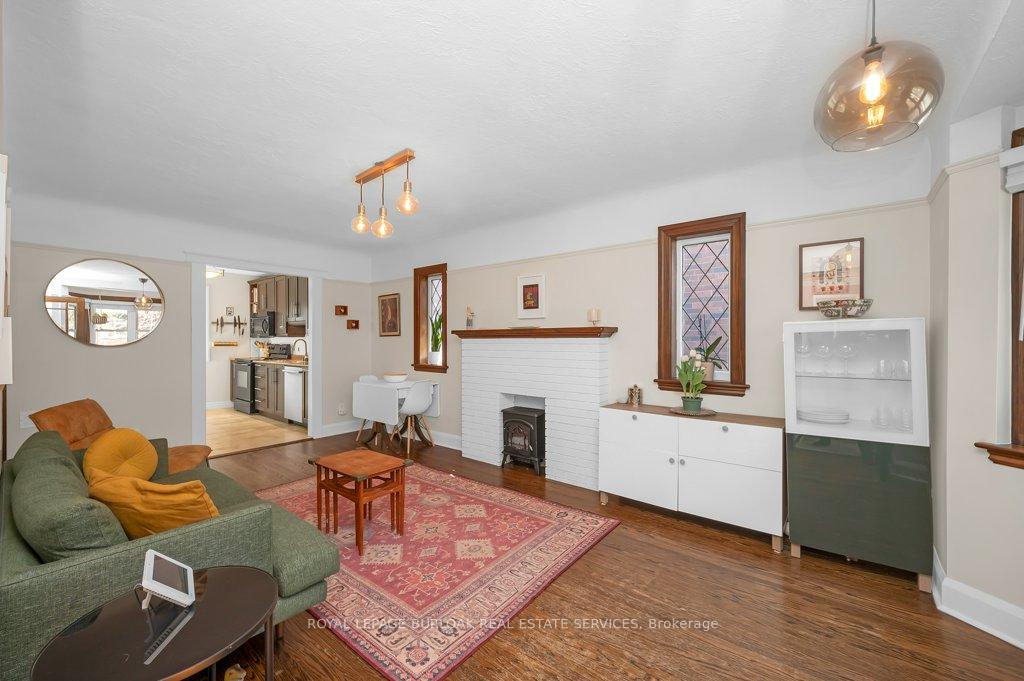 Photo 8 of 127 Wexford Avenue S, Hamilton, Delta — HOMEH