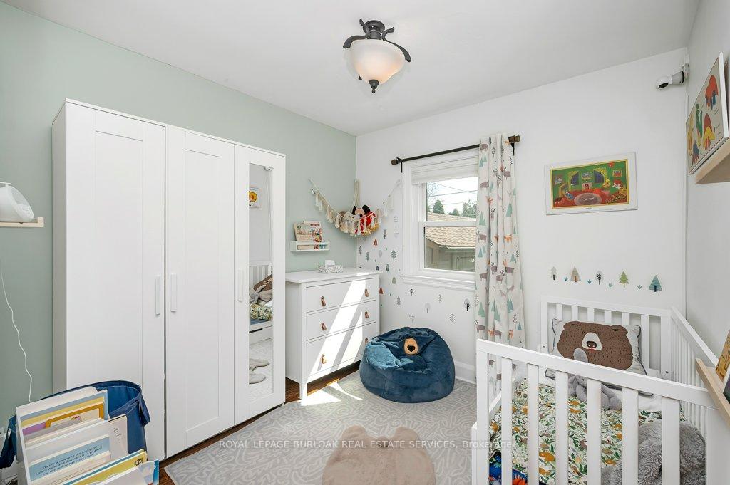 Photo 14 of 127 Wexford Avenue S, Hamilton, Delta — HOMEH