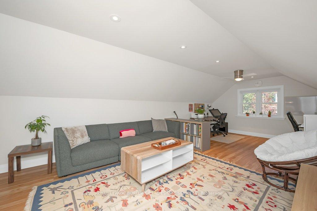 Photo 6 of 127 Wexford Avenue S, Hamilton, Delta — HOMEH
