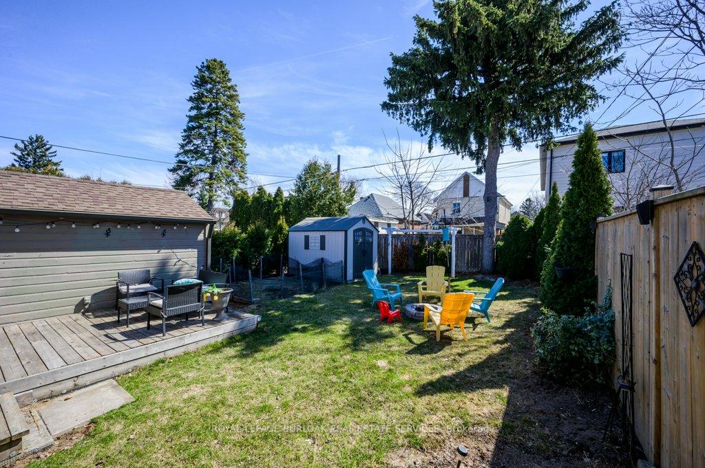 Photo 21 of 127 Wexford Avenue S, Hamilton, Delta — HOMEH