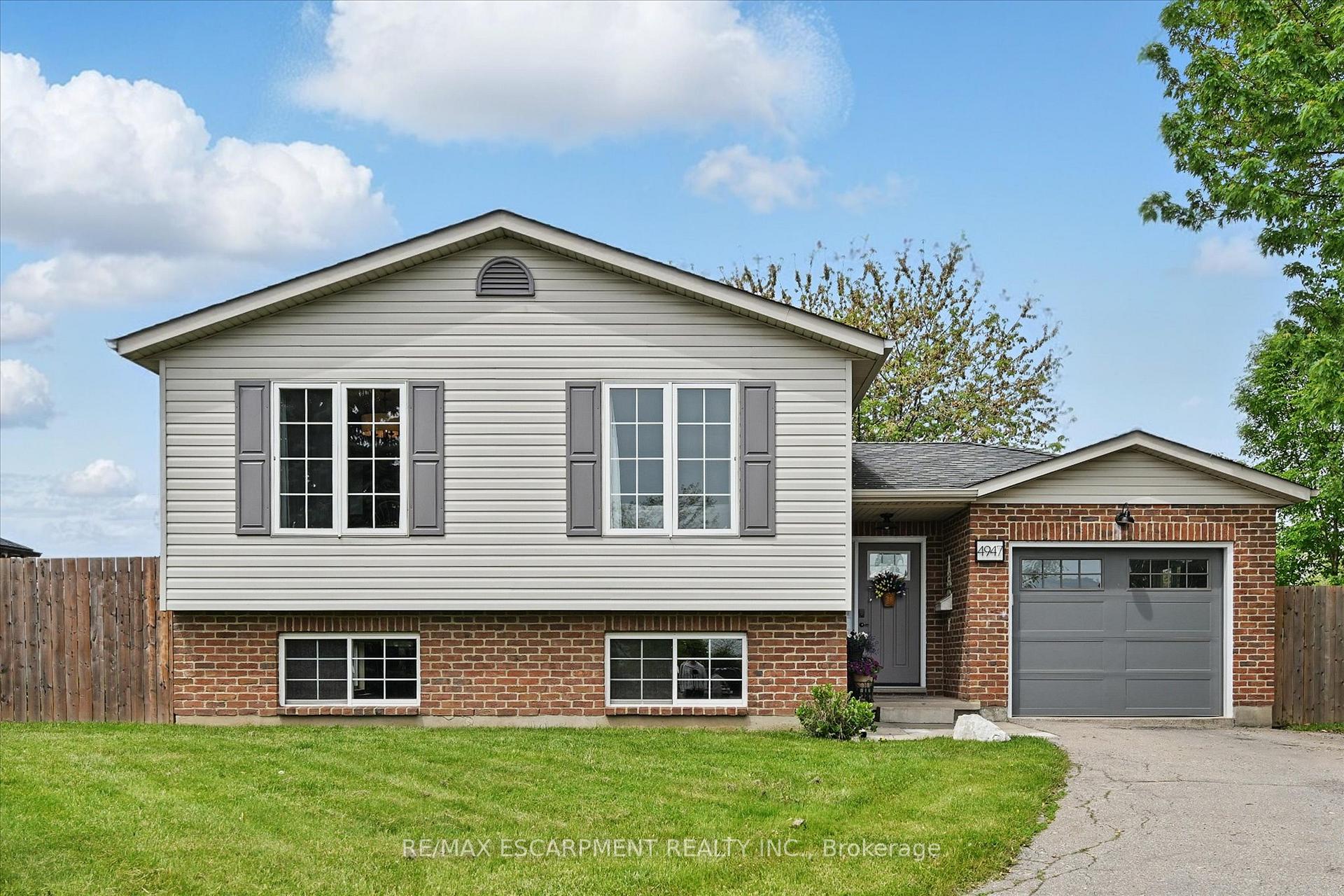 Front of 4947 Alexandra Avenue