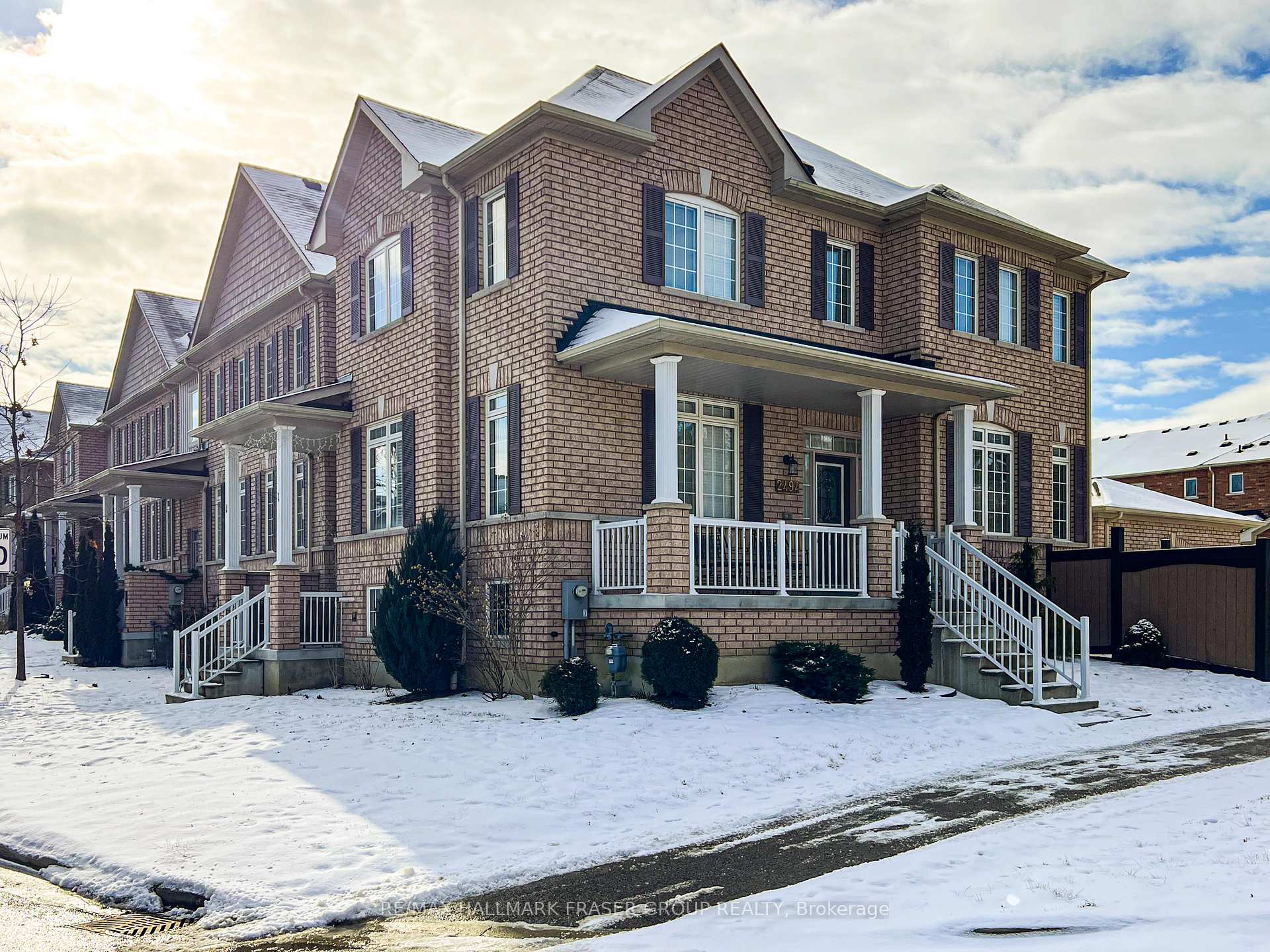 Photo 3 of 2494 Earl Grey Avenue, Pickering, Duffin Heights — HOMEH
