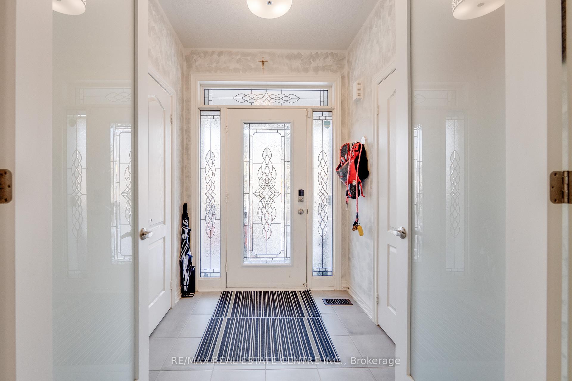 Photo 6 of 124 Skinner Road, Hamilton, Waterdown — HOMEH