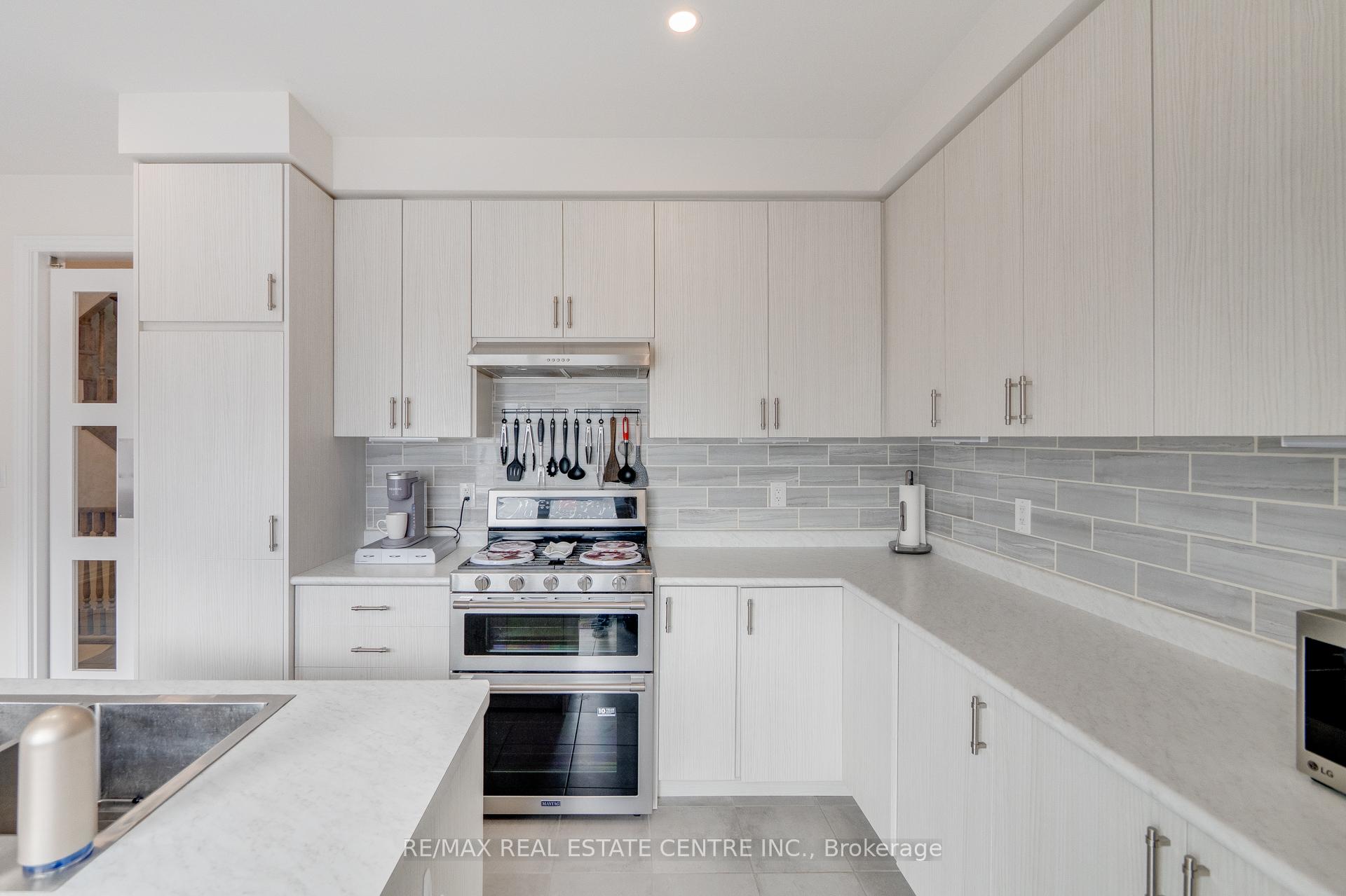 Photo 39 of 124 Skinner Road, Hamilton, Waterdown — HOMEH
