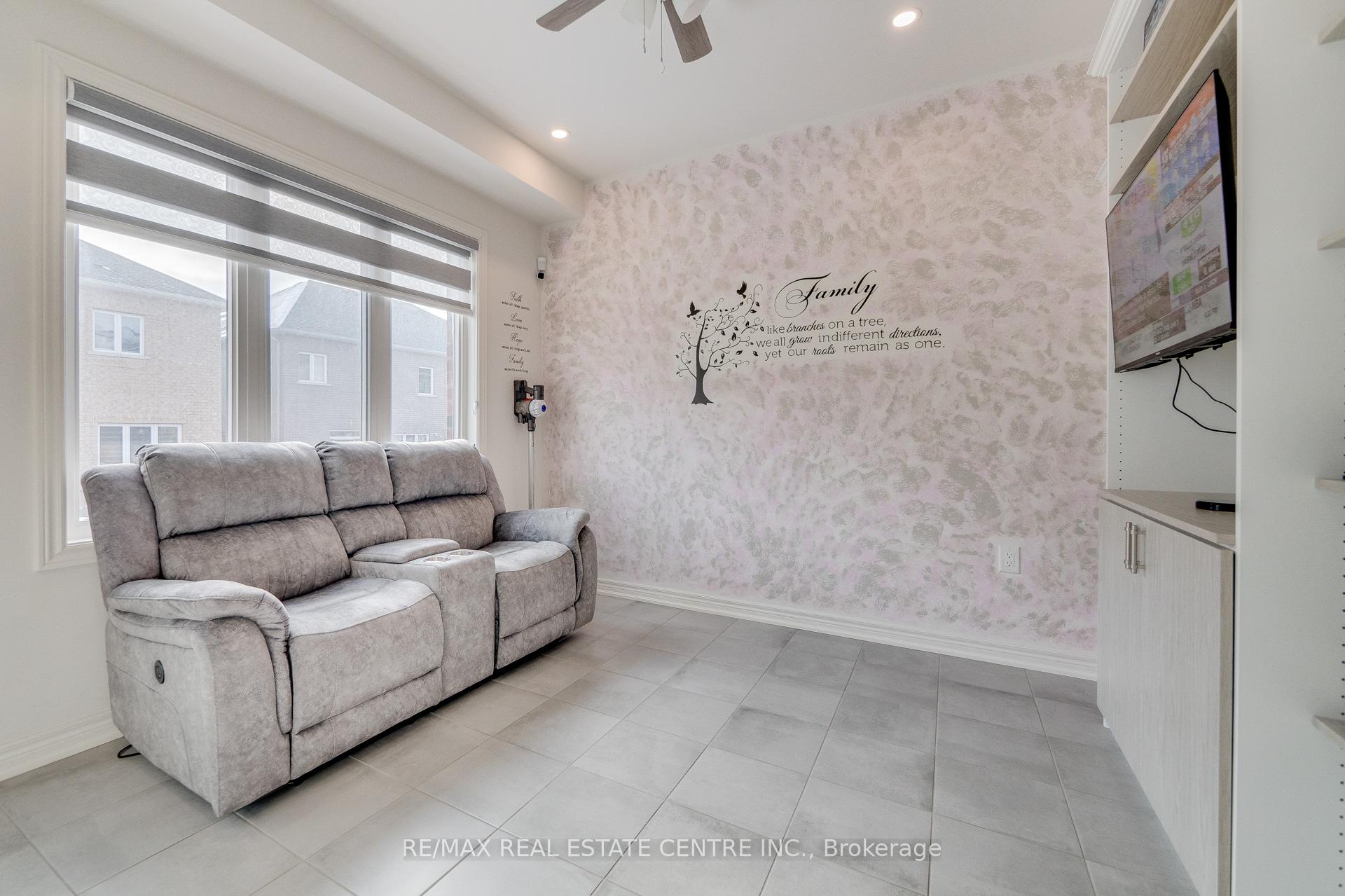 Photo 13 of 124 Skinner Road, Hamilton, Waterdown — HOMEH
