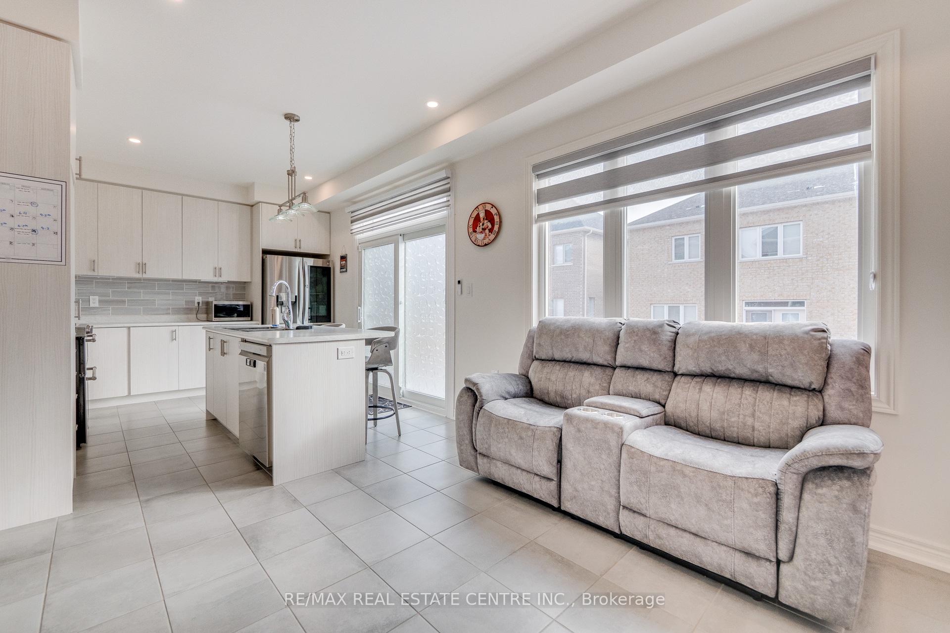 Photo 7 of 124 Skinner Road, Hamilton, Waterdown — HOMEH