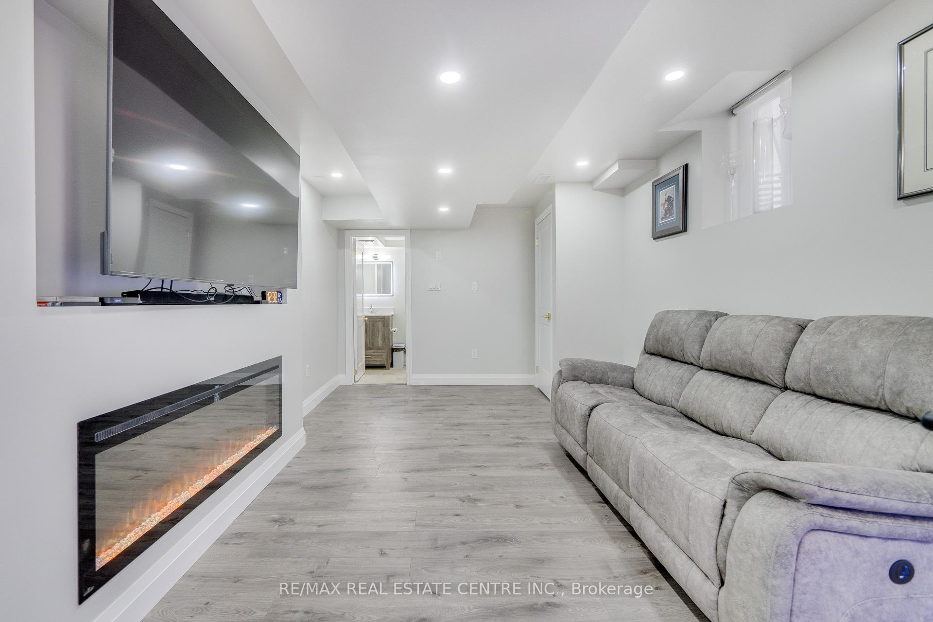 Photo 24 of 124 Skinner Road, Hamilton, Waterdown — HOMEH