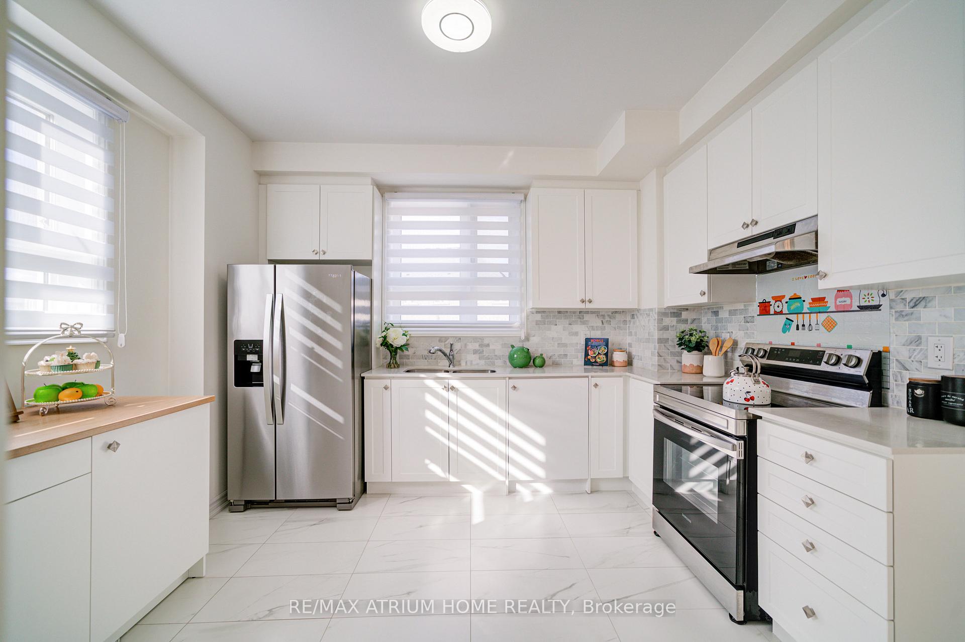 Photo 2 of 61 Imperial College Lane, Markham, Wismer — HOMEH