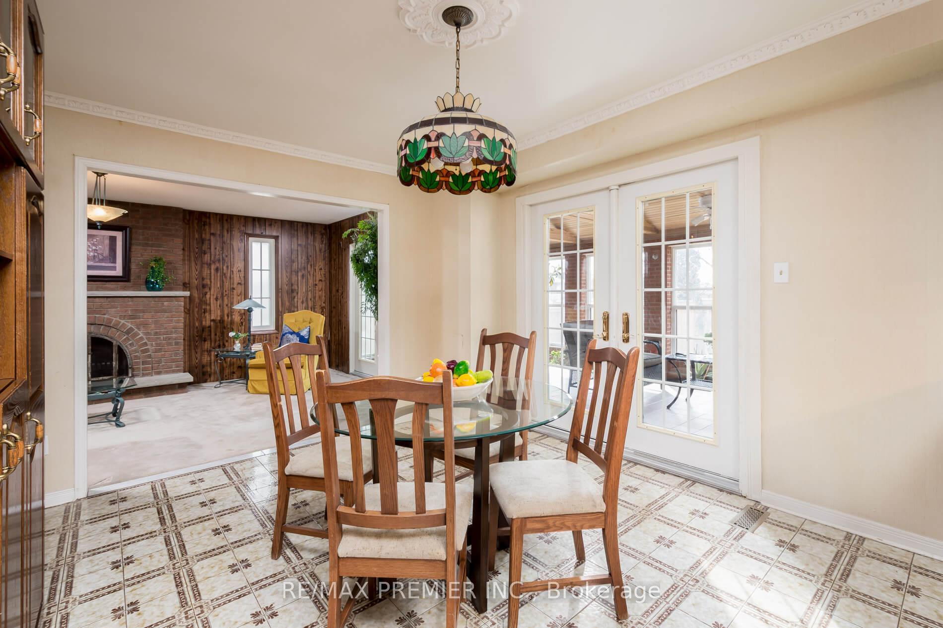 Photo 12 of 67 Airdrie Drive, Vaughan, East Woodbridge — HOMEH