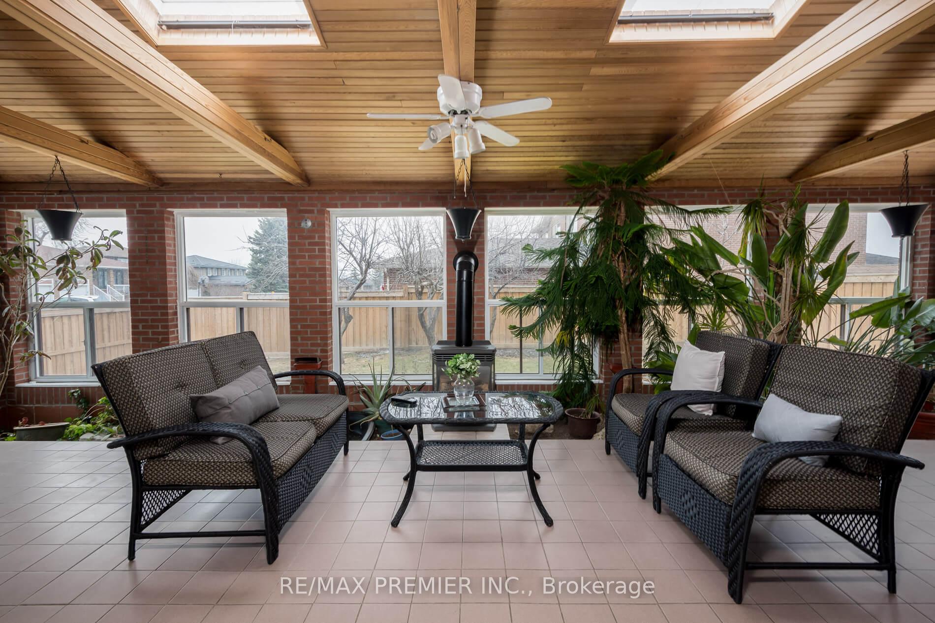 Photo 13 of 67 Airdrie Drive, Vaughan, East Woodbridge — HOMEH