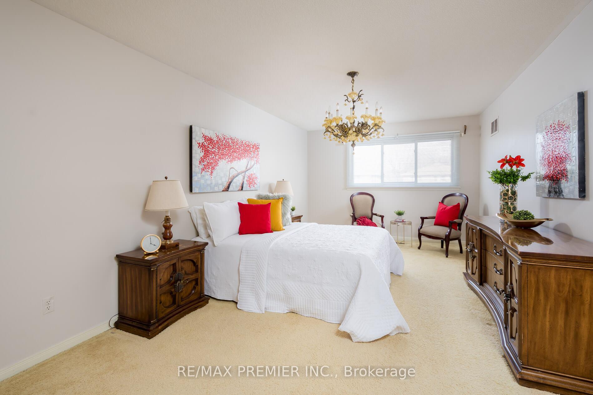 Photo 18 of 67 Airdrie Drive, Vaughan, East Woodbridge — HOMEH