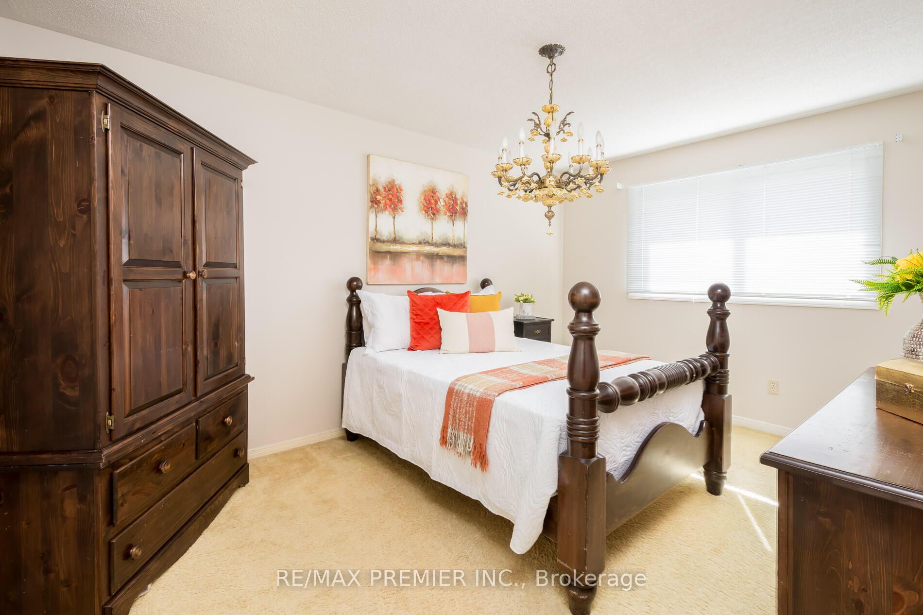 Photo 20 of 67 Airdrie Drive, Vaughan, East Woodbridge — HOMEH