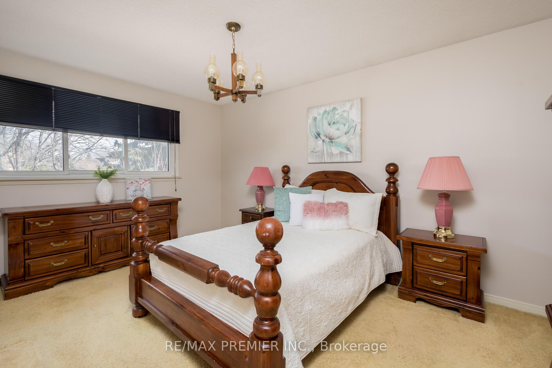 Photo 21 of 67 Airdrie Drive, Vaughan, East Woodbridge — HOMEH