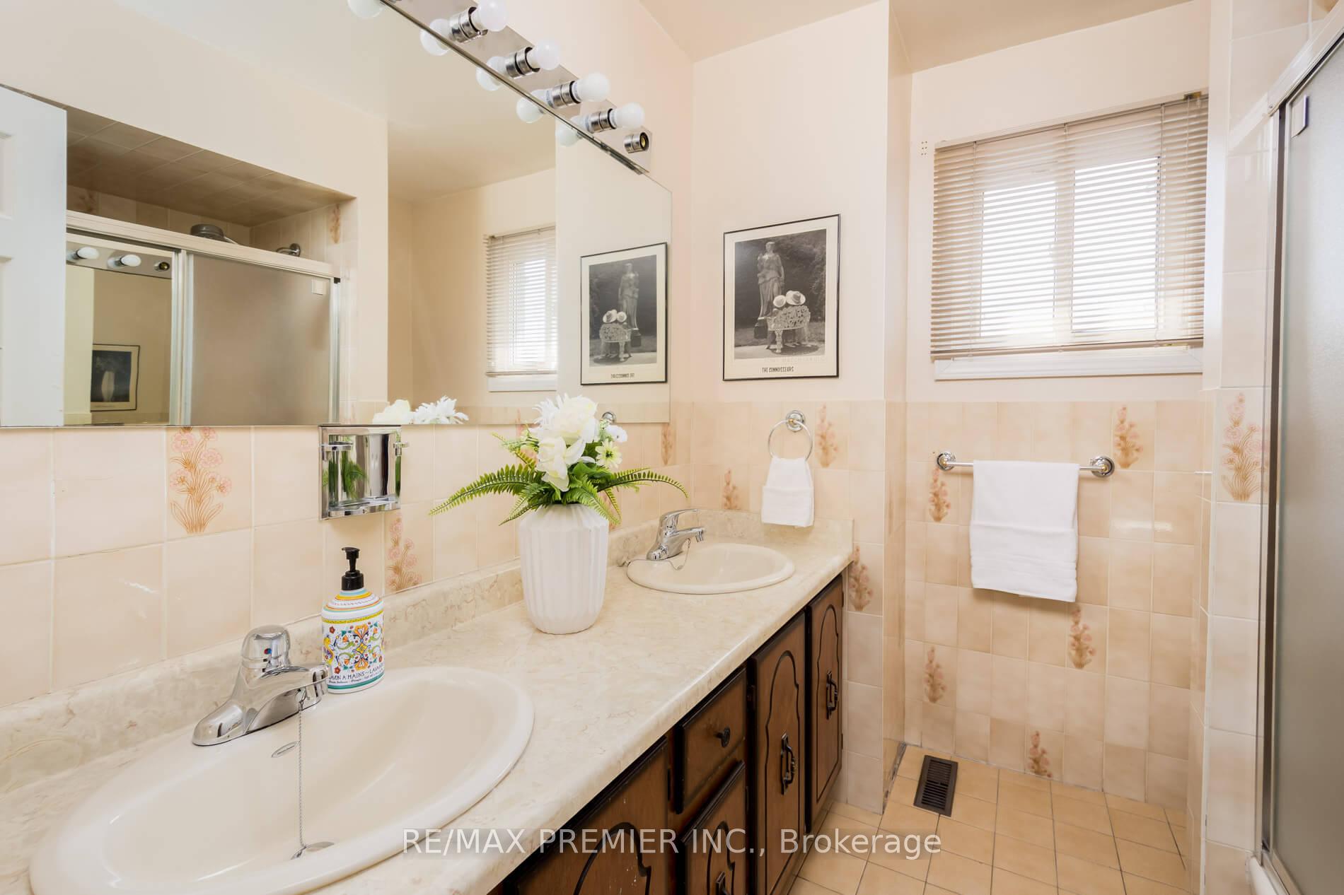 Photo 19 of 67 Airdrie Drive, Vaughan, East Woodbridge — HOMEH
