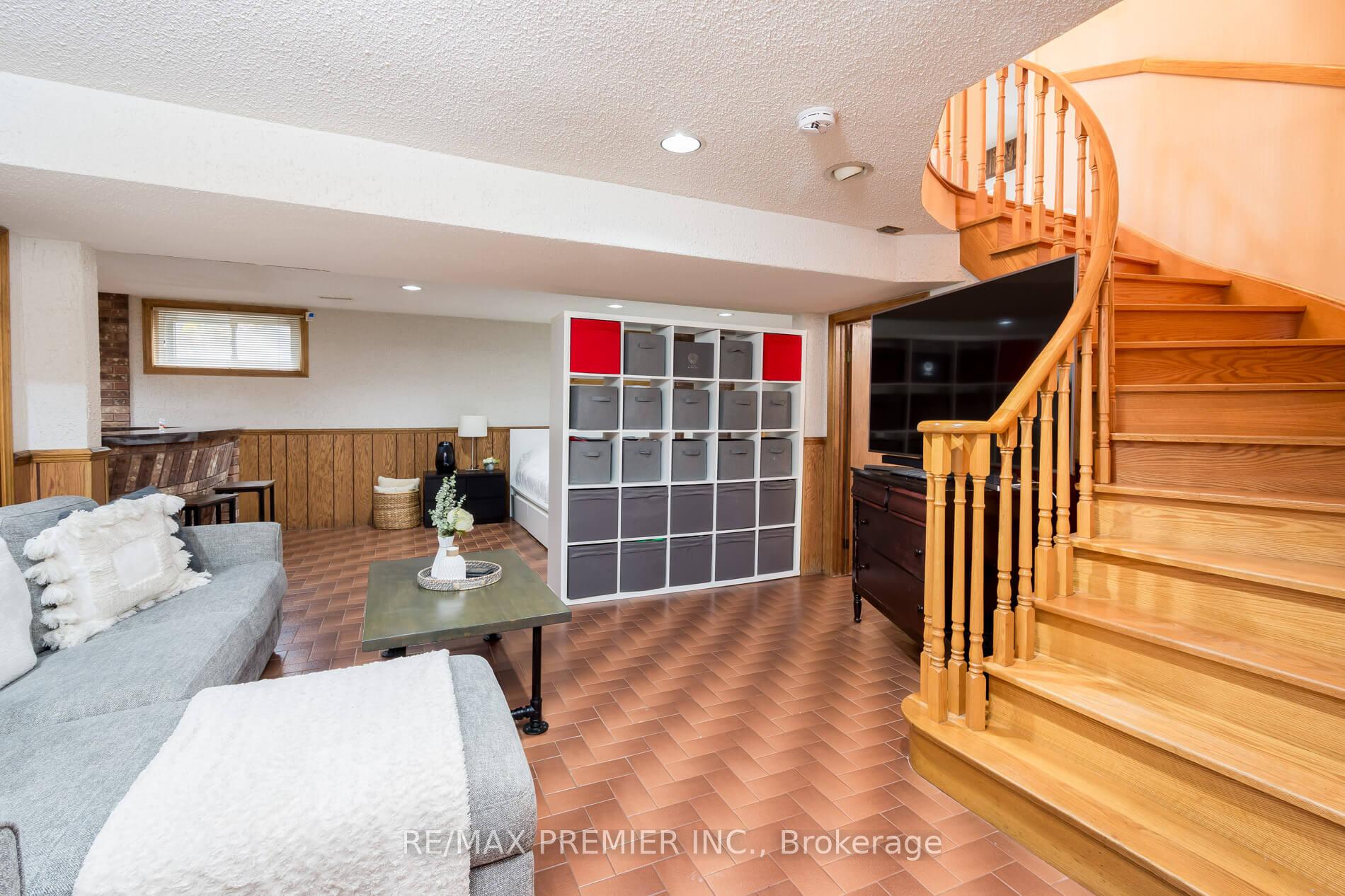 Photo 22 of 67 Airdrie Drive, Vaughan, East Woodbridge — HOMEH