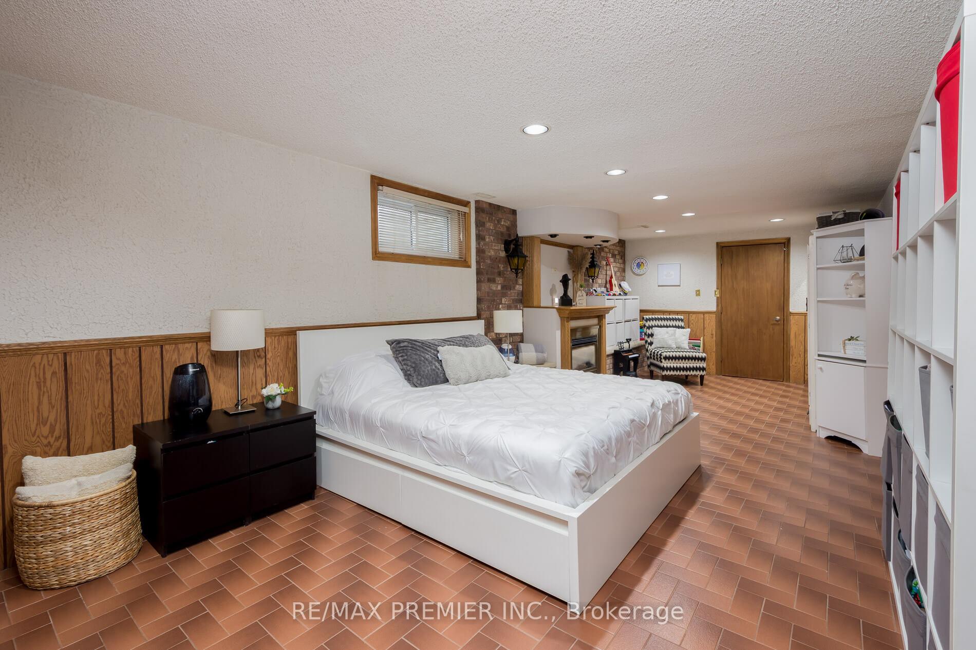 Photo 38 of 67 Airdrie Drive, Vaughan, East Woodbridge — HOMEH