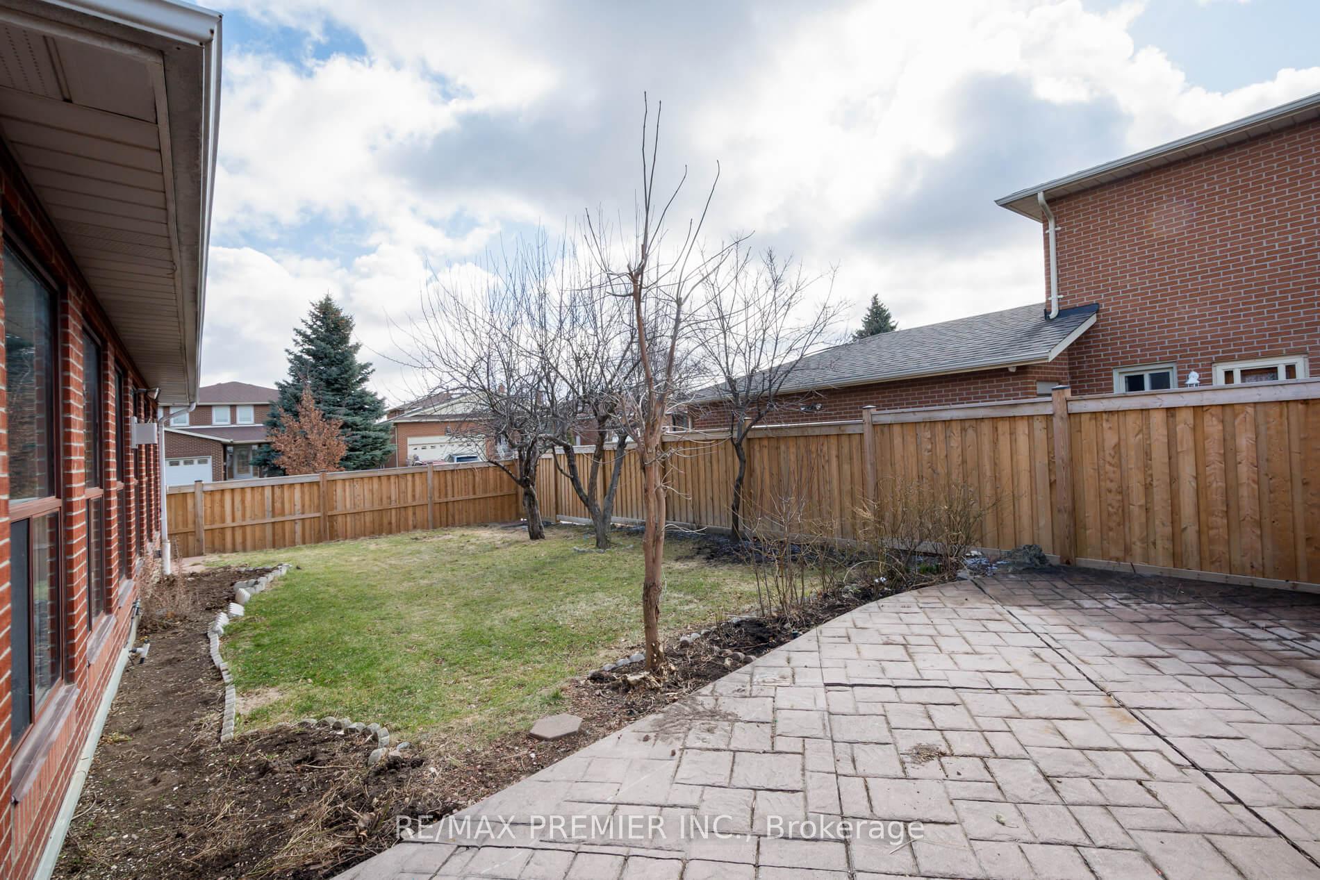 Photo 29 of 67 Airdrie Drive, Vaughan, East Woodbridge — HOMEH