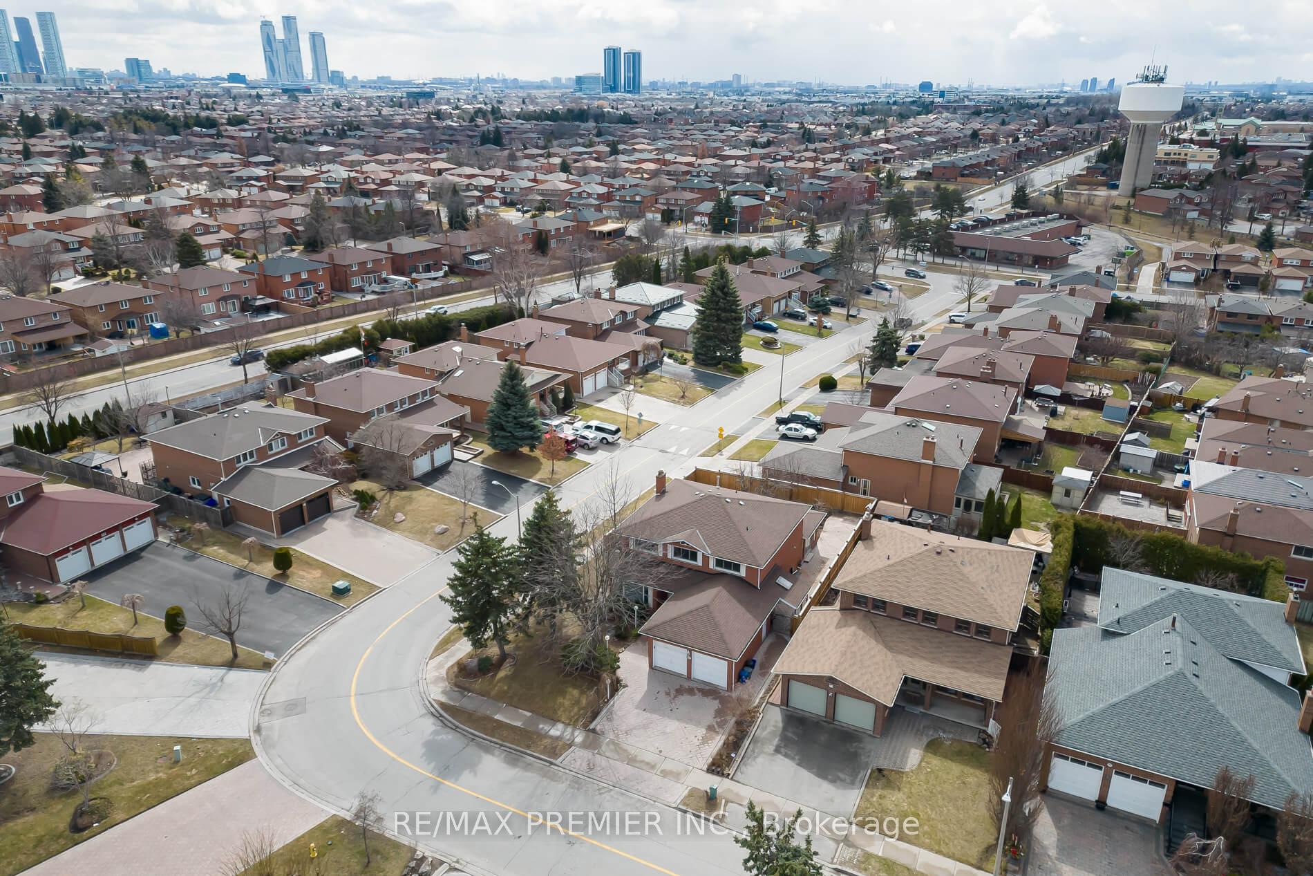 Photo 36 of 67 Airdrie Drive, Vaughan, East Woodbridge — HOMEH