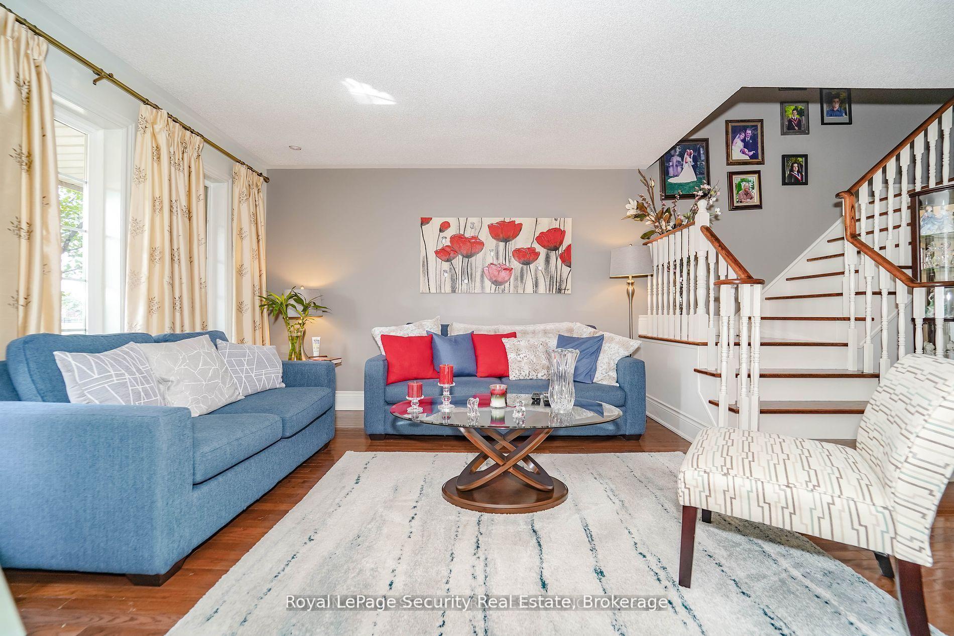 Photo 6 of 189 Baywell Crescent, Aurora, Bayview Wellington — HOMEH
