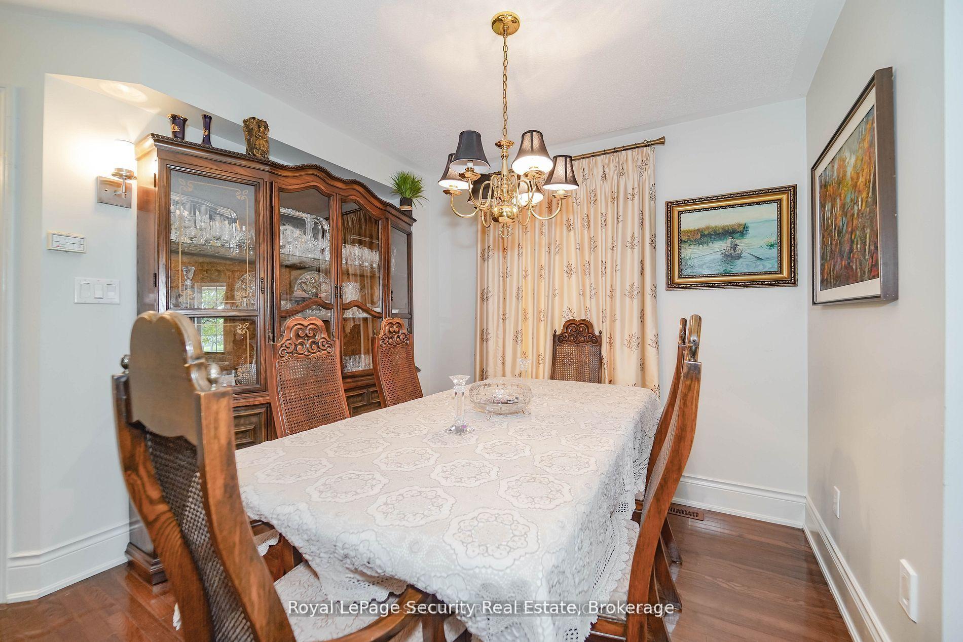 Photo 9 of 189 Baywell Crescent, Aurora, Bayview Wellington — HOMEH