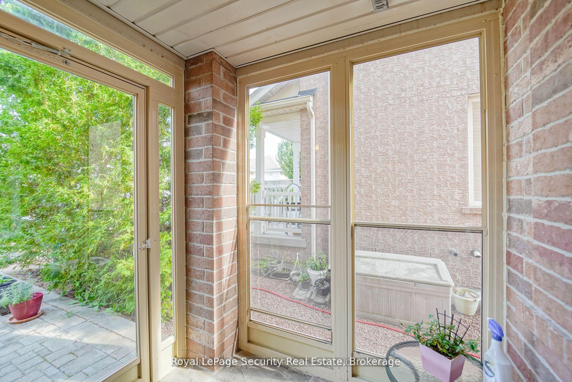 Photo 11 of 189 Baywell Crescent, Aurora, Bayview Wellington — HOMEH