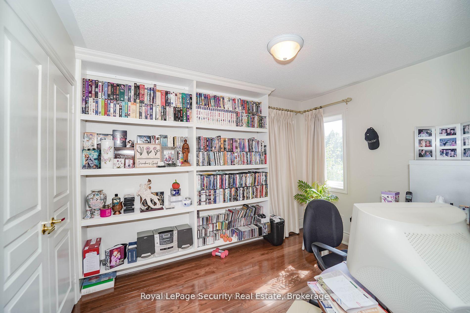 Photo 14 of 189 Baywell Crescent, Aurora, Bayview Wellington — HOMEH