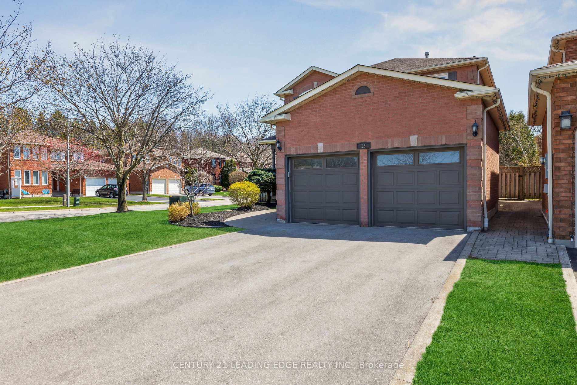 Photo 4 of 12 Turriff Crescent, Ajax, Central West — HOMEH
