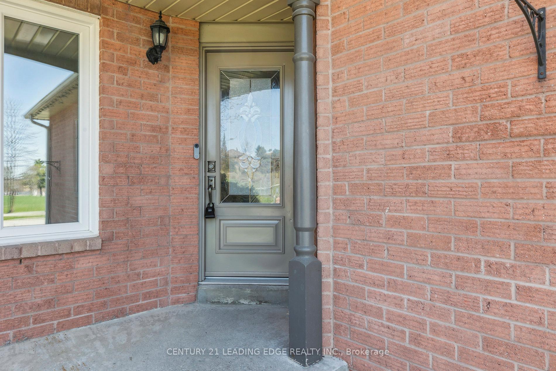 Photo 2 of 12 Turriff Crescent, Ajax, Central West — HOMEH